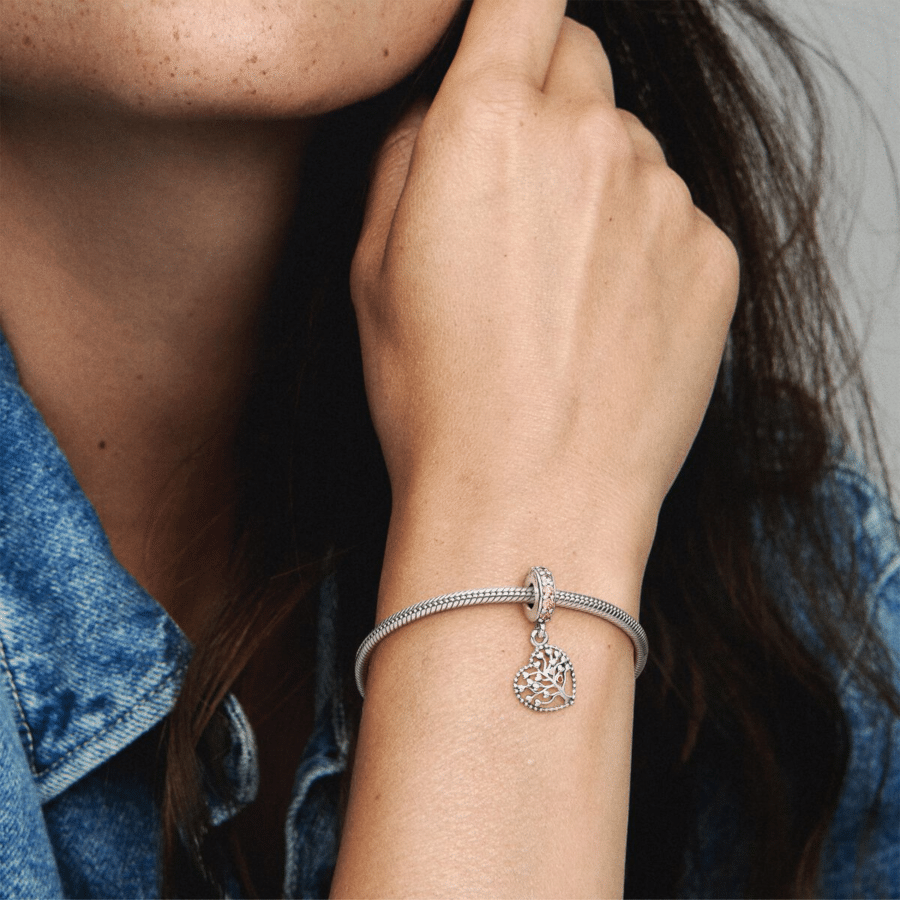 idée cadeau pour mamie - Pandora charm bracelet